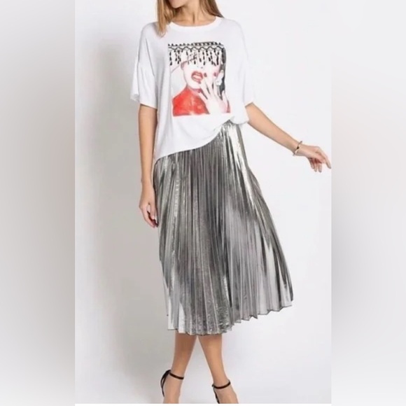 BNWT Tullea Metallic Silver Accordion Midi Skirt size Medium STUNNING - Picture 3 of 8